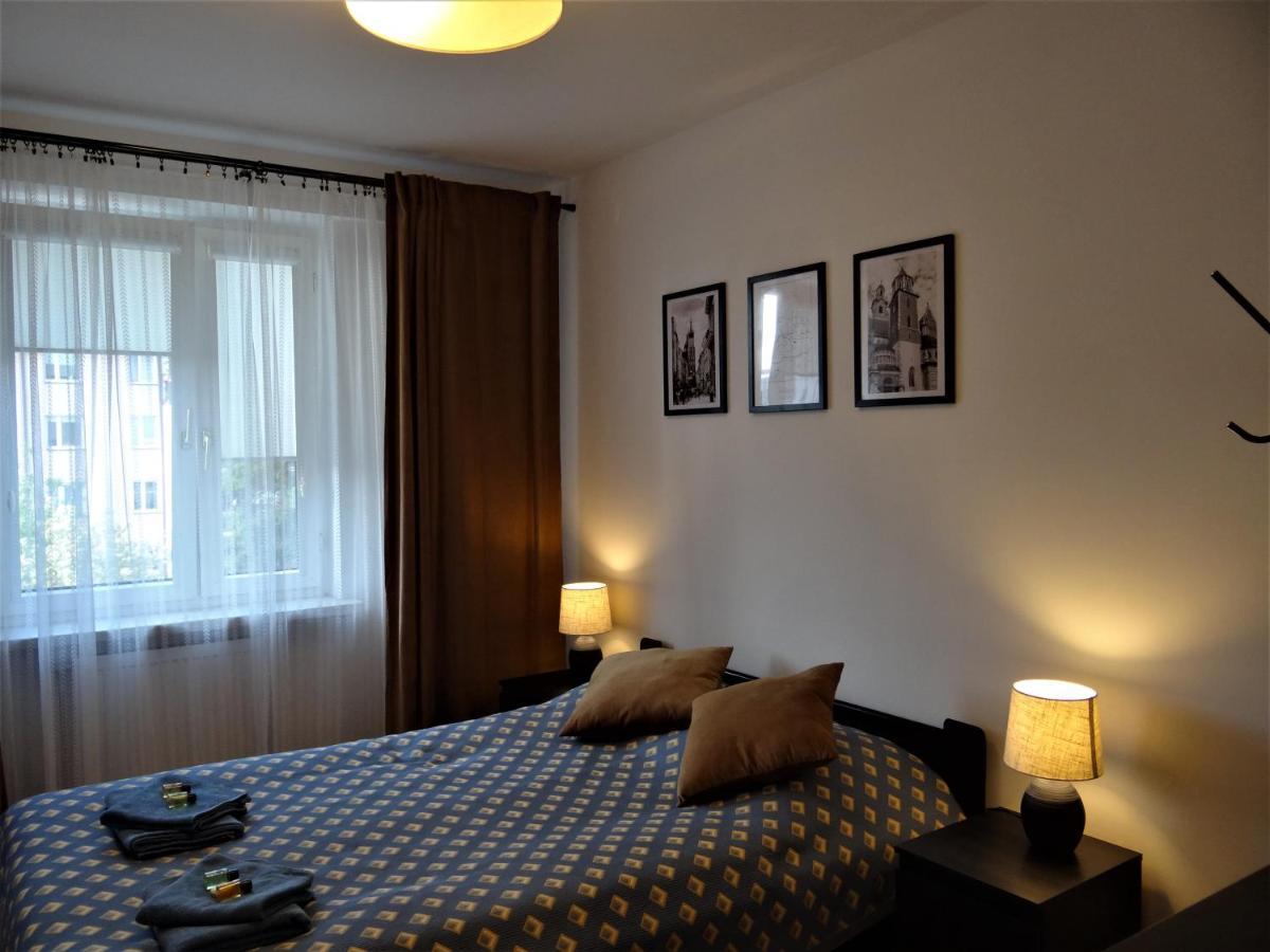 Kk2 Apartment With Parking Krasków Exterior foto